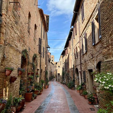 Appartamento Mirella In Centro Storico กาโซเล เดลซา ภายนอก รูปภาพ